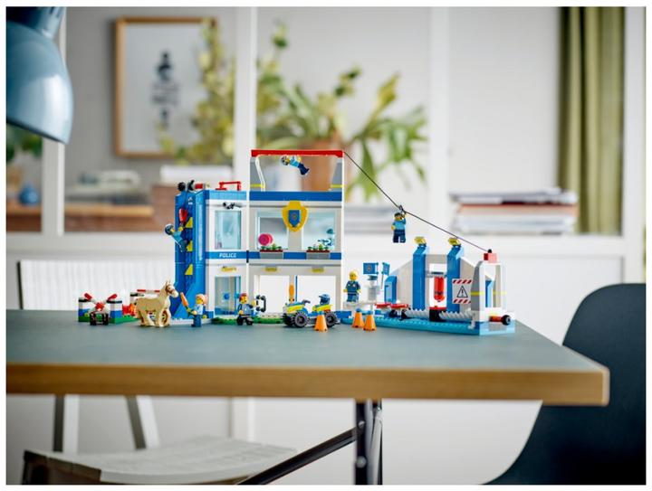 Image du produit LEGO 60372 École de police (60372, LEGO City)