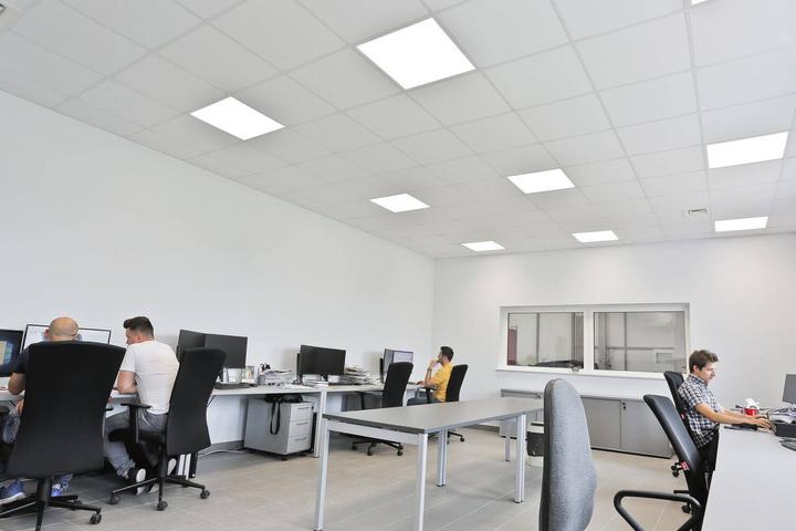 Actual product image Ledvance PL COMP 600 V 33W 84 (3630 lm)