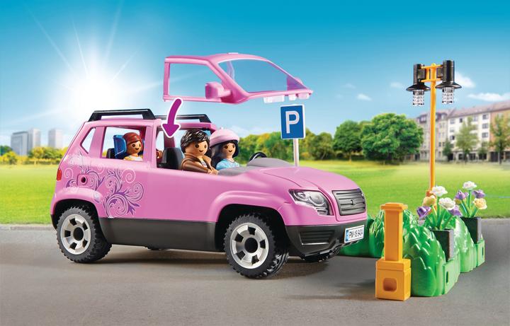 Produktbild Playmobil Familien-PKW mit Parkbucht (9404)