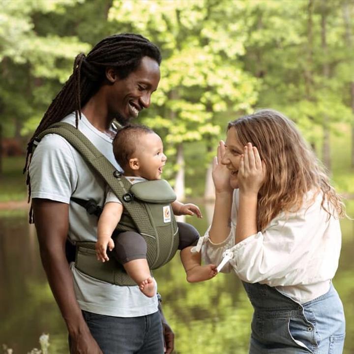 Immagine prodotto Ergobaby Omni Breeze con protezione per tutte le condizioni atmosferiche