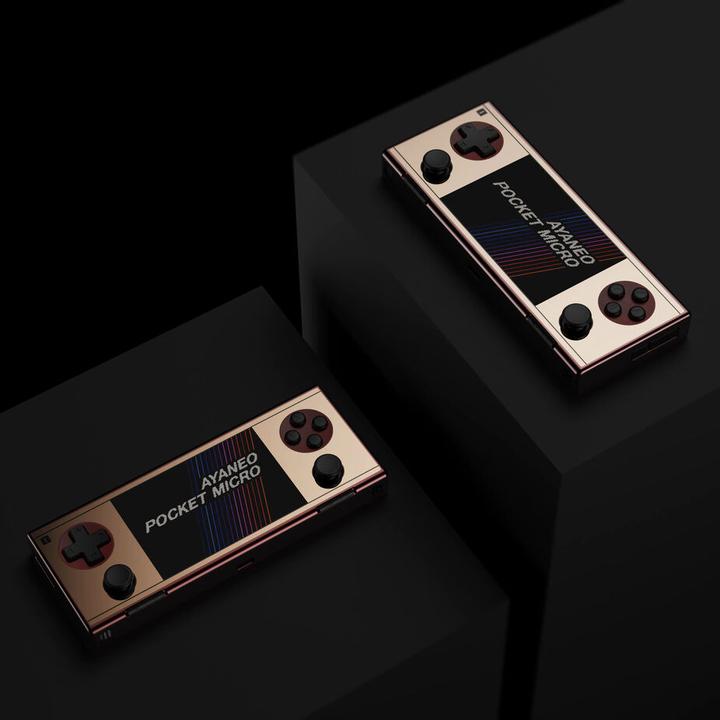 Actual product image Ayaneo Pocket Micro Handheld Konsole – 8 GB LPDDR4X, 256 GB SSD, retro gold