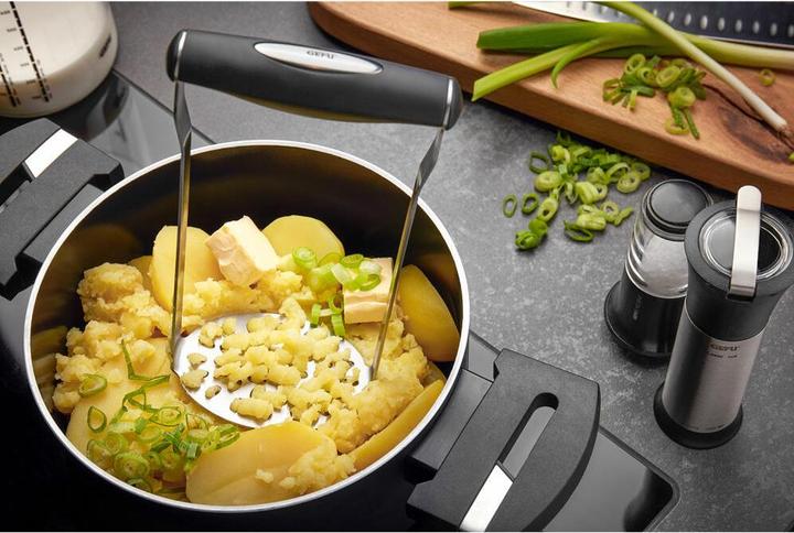 Produktbild GEFU 13250 Kartoffelstampfer TIMBRA – Edelstahl, Stampfer für Kartoffelpüree, Obst und Gemüse