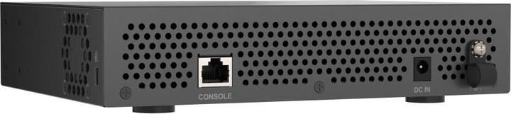 Actual product image QNAP QSW-L3208-2C6T 6 ports 10Gbps 2 ports (6 Ports)
