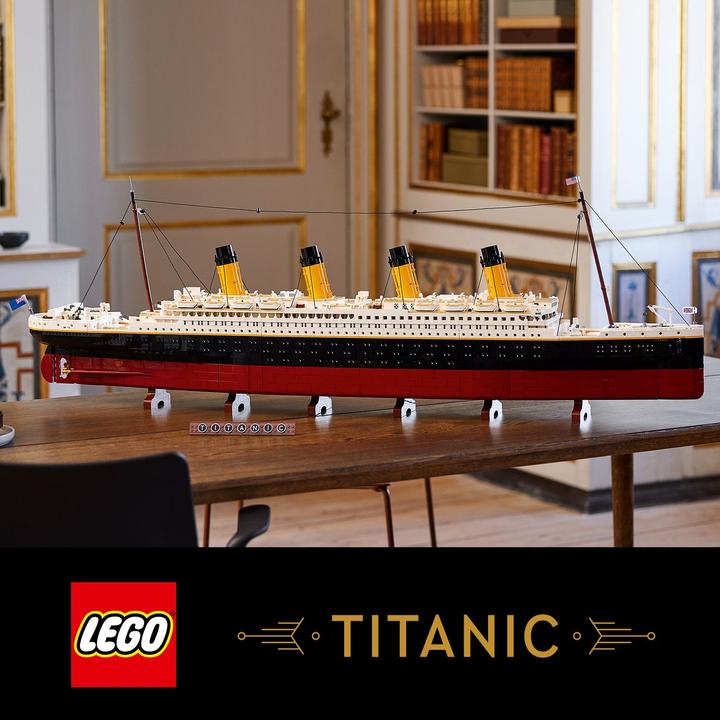 Actual product image LEGO Titanic (10294, LEGO Creator Expert, LEGO Rare Sets)