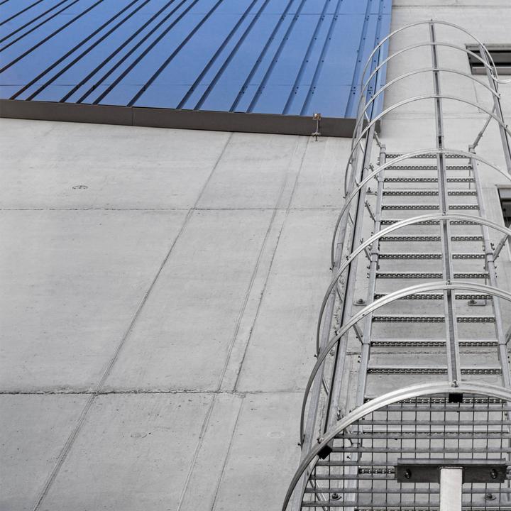 Produktbild Munk Einzügige Steigleiter mit Rückenschutz Aluminium blank 5,96m (596 cm)