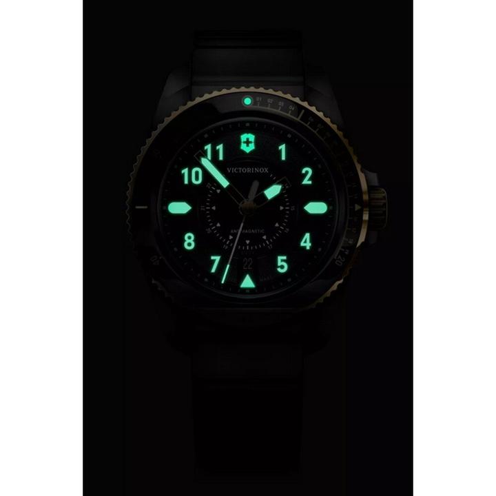 Actual product image Victorinox Journey 1884 Quartz Three hands Steel & Mineral, Diving Watches, 43 mm, Black Dial, Rubber Strap Bla (Diving watch, 43 mm)