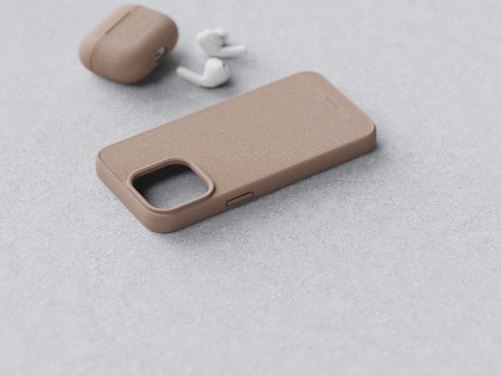 Actual product image Njord Hard Cover Fabric MagSafe Case Pink Sand (Apple iPhone 15 Pro Max)