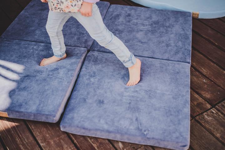 Produktbild Meowbaby Spielmatte für Kinder, quadratisch, faltbar, Velours (120 x 120 cm)