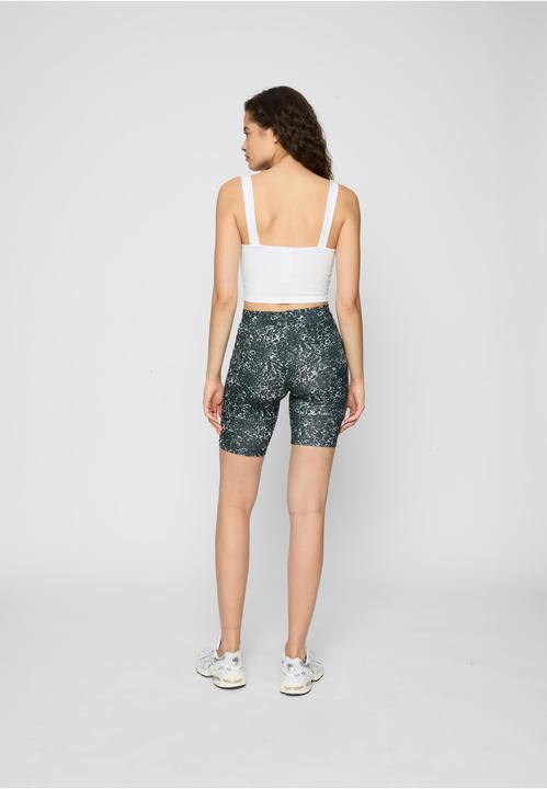 Produktbild Urban Classics Ladies AOP Cycle Shorts 2-Pack (XS)
