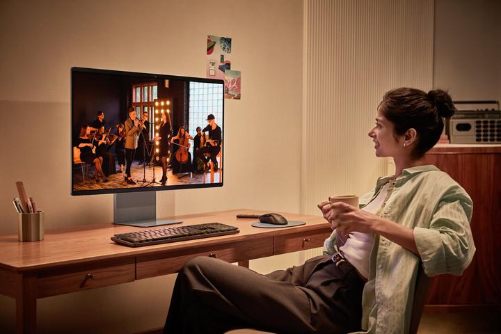 Actual product image Samsung Smart M9 – M90F (3840 x 2160 Pixels, 32")