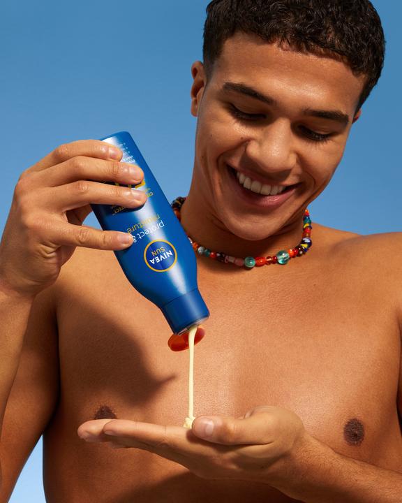 Actual product image NIVEA Protect & Moisture (Suntan lotion, SPF 50+, 200 ml, 240 g)