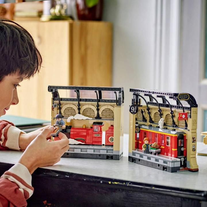 Produktbild LEGO 76450 ® HARRY POTTER™ Buchstütze: Hogwarts Express (76450, LEGO Harry Potter)