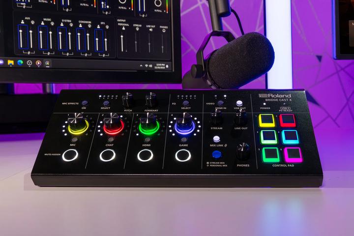 Actual product image Roland Bridge Cast X (Studio- and Livemixer)