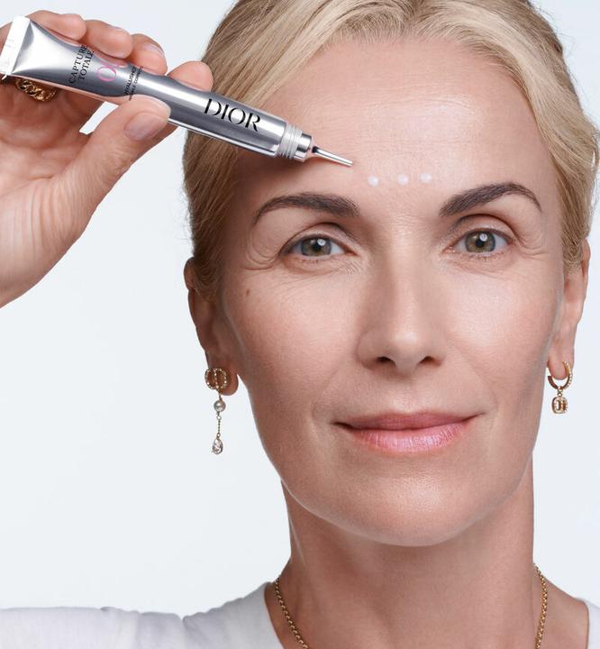 Actual product image Dior Hyalushot Concentre (Serum, 15 ml, Night)