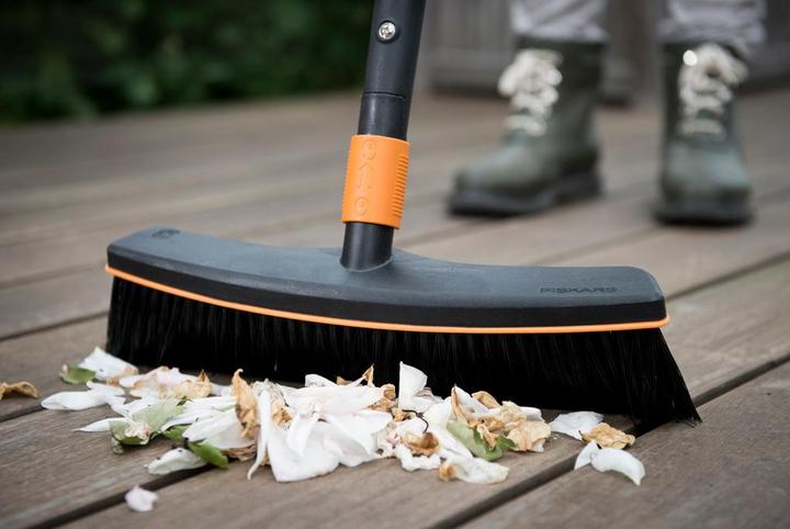 Produktbild Fiskars Strassenbesen (1 Stk.)