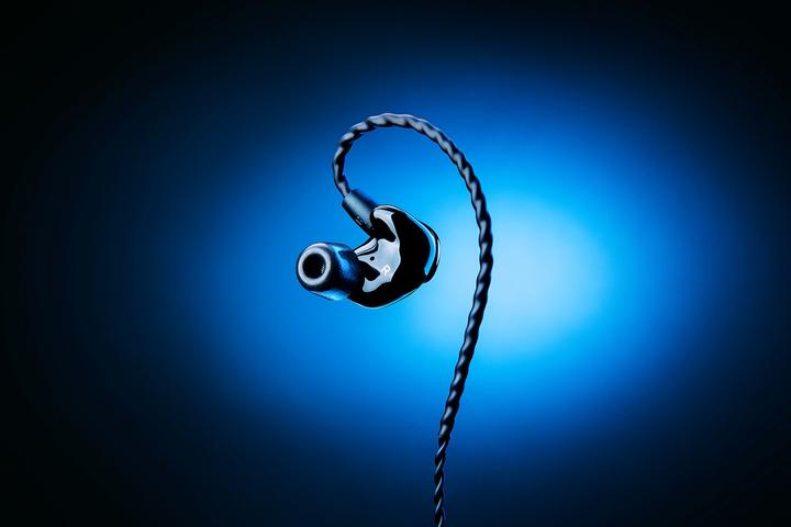 Immagine prodotto Razer Moray - Monitor in-ear ergonomico per lo streaming per tutto il giorno (Cablato)