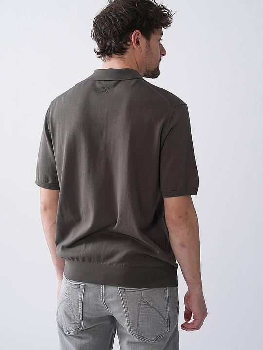 Actual product image Closed Poloshirt (M)