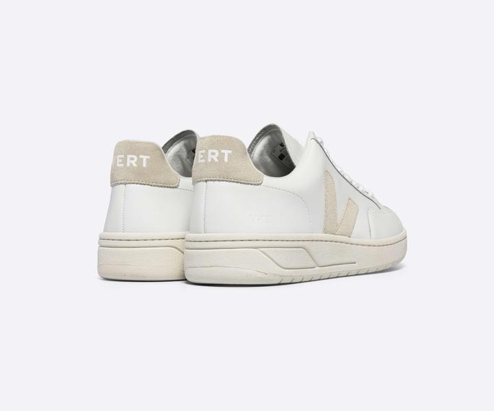 Actual product image Veja V-12 (40)