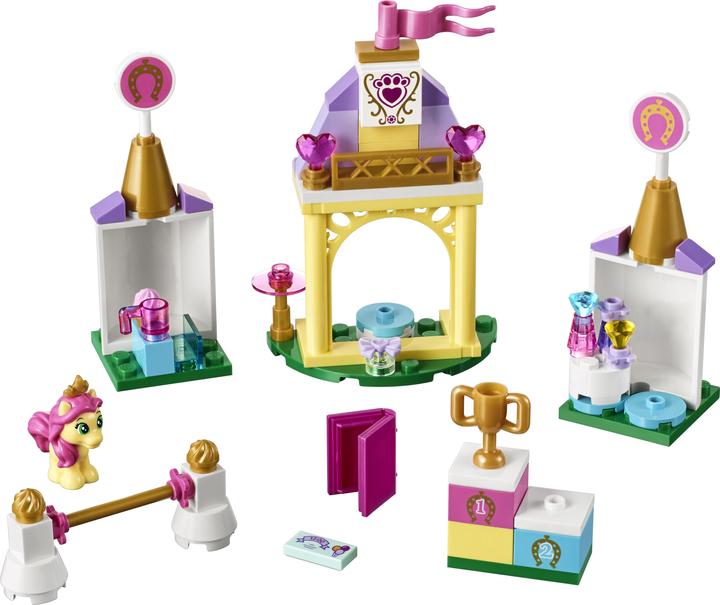 Actual product image LEGO Disney Princess Suzette's riding centre (41144, LEGO Disney)