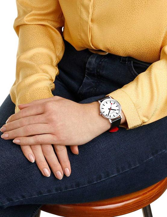 Immagine prodotto Mondaine Classico - Spazzolato vegano (Orologio da polso analogico, Fatto in Svizzera, 36 mm)