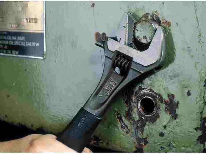Actual product image Bahco 28 mm ERGO adjustable spanner, with rubberised handle and adjustable jaw (28 mm)