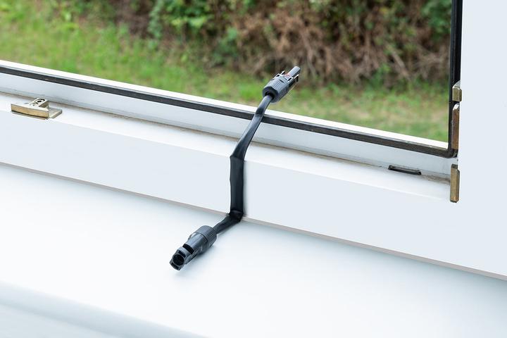 Image du produit Revolt Lot de 2 passe-fiches plats pour câbles solaires, compatibles MC4 (Câble solaire)