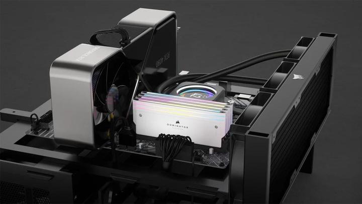 Image du produit Corsair Dominator Titanium (2 x 24 Go, 7000 MHz, RAM DDR5, DIMM)