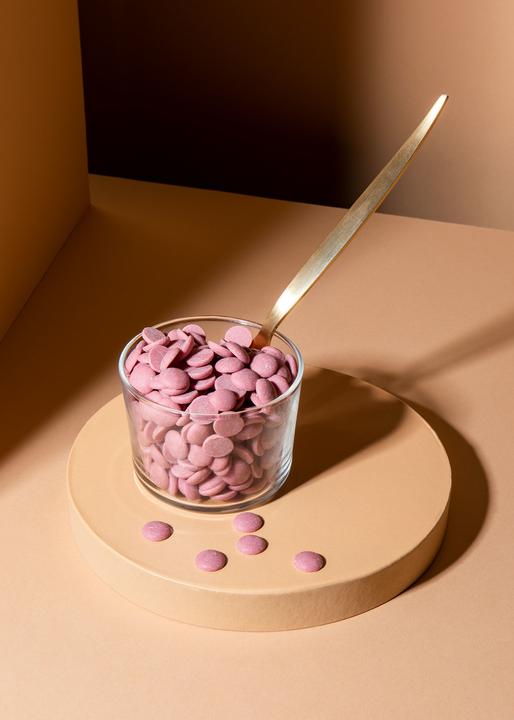 Image du produit KoRo Couverture de chocolat rose Drops de fèves de cacao Ruby (1000 g)