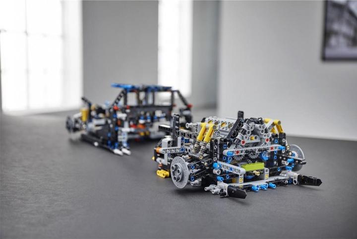 Immagine prodotto LEGO Bugatti Chiron (42083, LEGO Technic, Set LEGO rari)