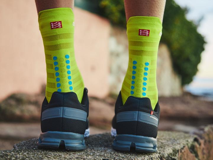 Actual product image Compressport Pro Racing Socks v4.0 Ultralight Run High (39 - 41)