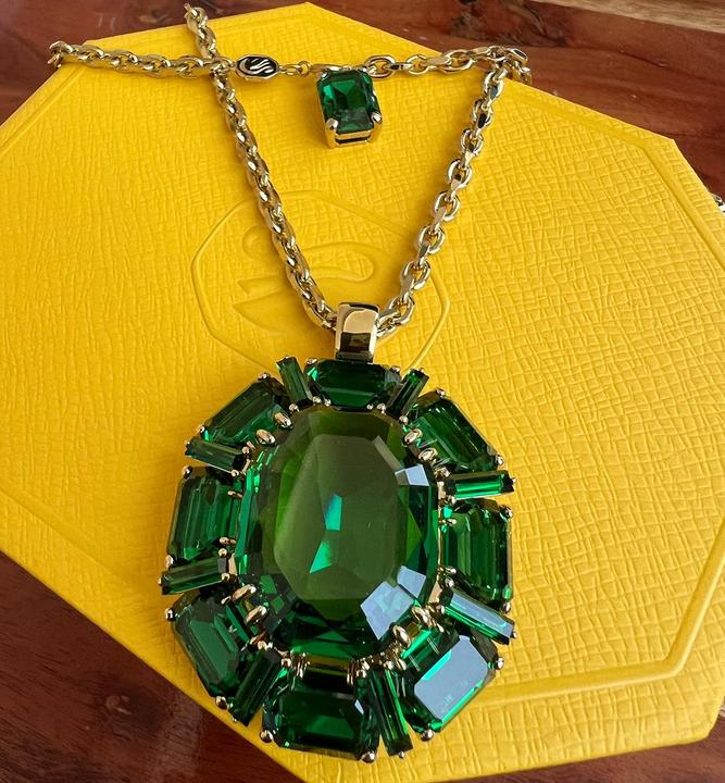 Produktbild Swarovski Millenia Halskette Verschiedene Schliffe Grün Gold (Metall mit Goldlegierungsschicht, 80 cm)