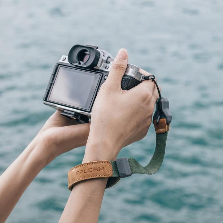 Actual product image Falcam Maglink Quick Magnetic Buckle Wrist Strap (Grey) M00A3801