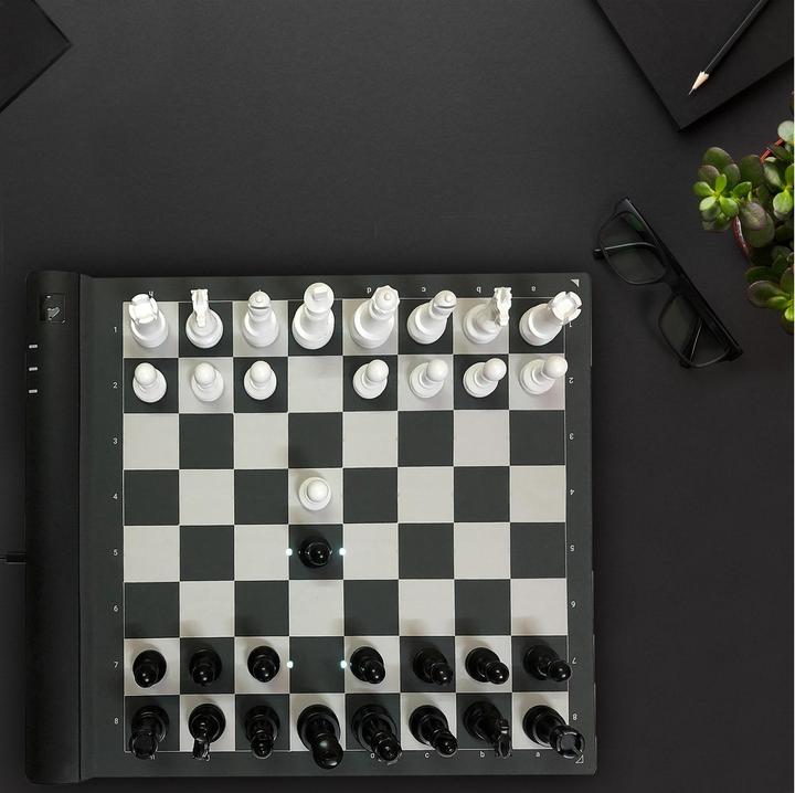 Actual product image Square off Pro Chessboard