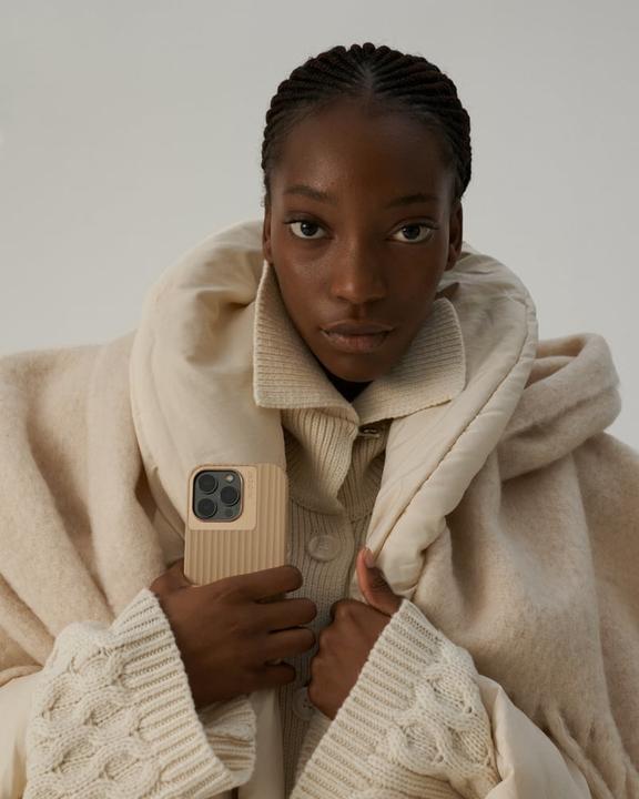 Immagine prodotto Nudient Cover posteriore Bold Custodia iPhone 15 Linen Beige (Apple iPhone 15)
