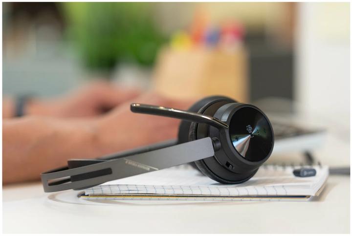 Image du produit Poly Voyager Focus 2 UC (Sans fil, Filaire, USB-A)