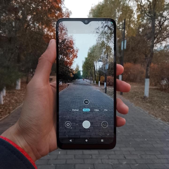 Image du produit Motorola Moto E13 (128 Go, Cosmic black, 6.52", Double SIM, 13 Mpx, 4G)