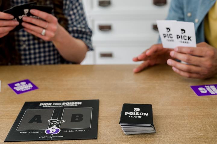 Actual product image Dyce Games Pick your poisen Family Edition - Das "Was würdest Du lieber tun?" Partyspiel (German)