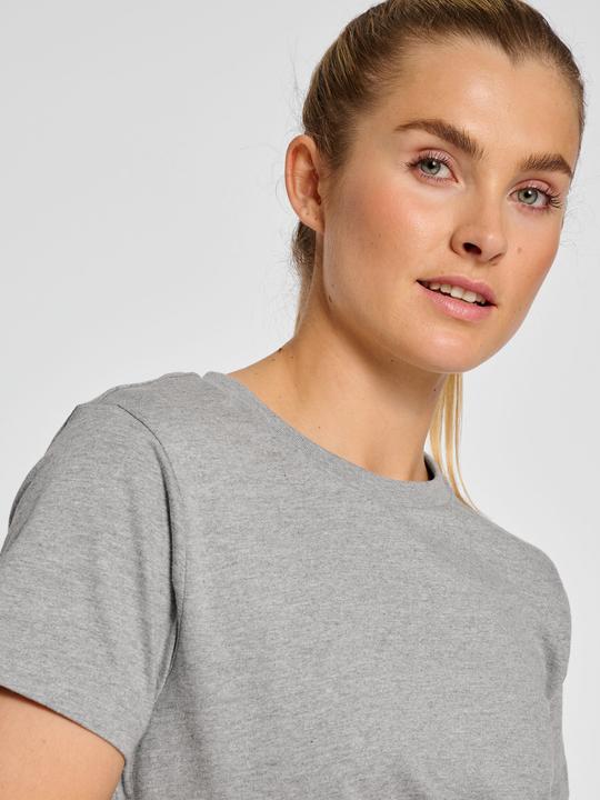 Actual product image hummel Red Heavy T-Shirt S/S Woman (S)