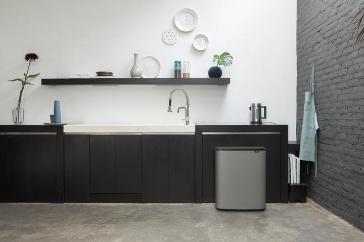 Actual product image Brabantia Bo Touch Bin 60 litre recycling bin, Mineral Concrete Grey (60 l)