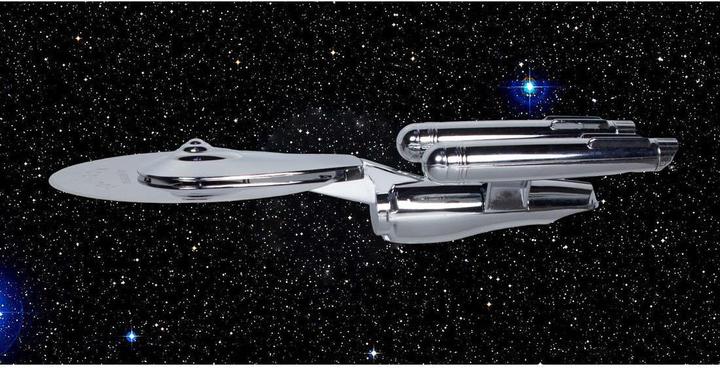 Produktbild Think Geek Star Trek TOS Pizzaschneider USS Enterprise NCC-1701 22 cm