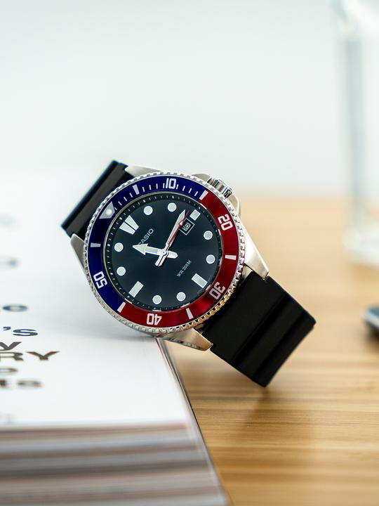 Produktbild Casio MDV-107-1A3VEF (Taucheruhr, 44 mm)