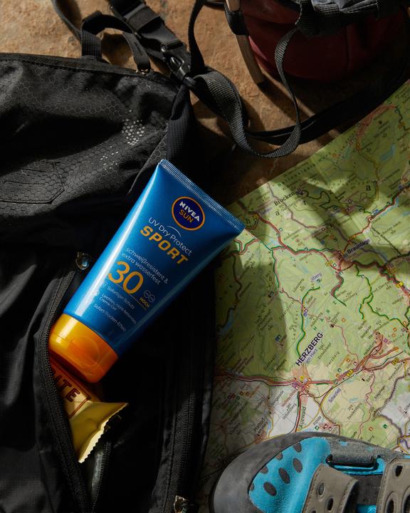 Immagine prodotto NIVEA Tubo UV Dry Protect Sport (Crema solare viso, SPF 30, 175 ml, 200 g)