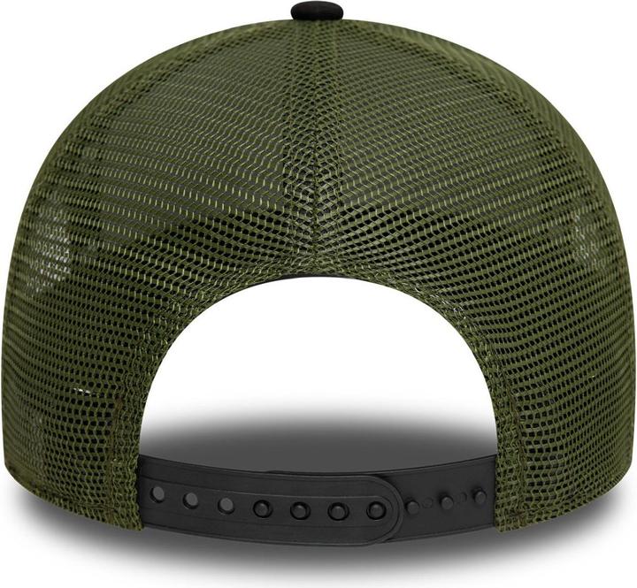 Actual product image New Era Adjustable Trucker Cap - BRAND PATCH oliv (One size)
