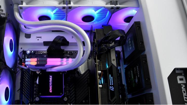 Actual product image Enermax Liqmax III