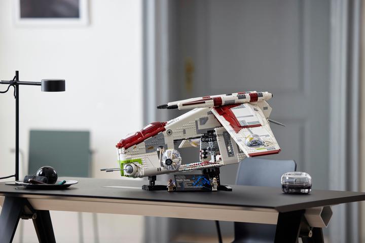 Actual product image LEGO UCS Republic Gunship (75309, LEGO Star Wars, LEGO Rare Sets)