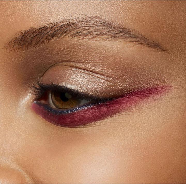 Image du produit MAC Cosmetics Powder Kiss Soft Matte Eye Shadow (Un peu apprivoisé)