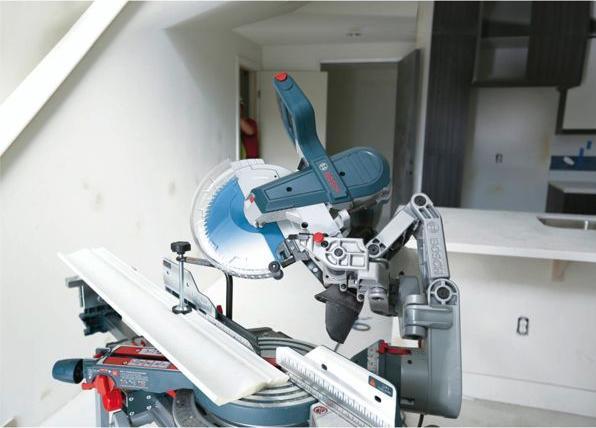 Immagine prodotto Bosch Professional Sega a gattuccio GCM 10 GDJ