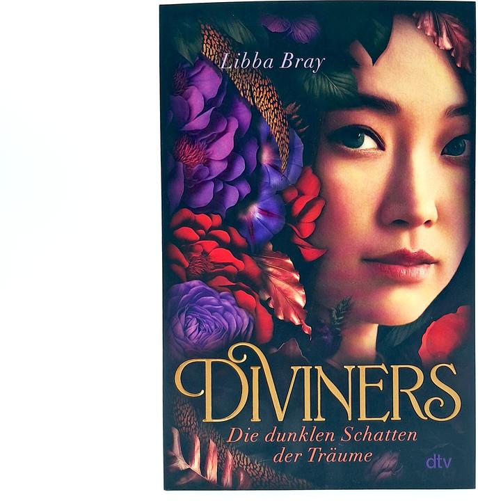 Actual product image Diviners – Die dunklen Schatten der Träume (German, Barbara Lehnerer, Bernadette Ott, Libba Bray, 2025)