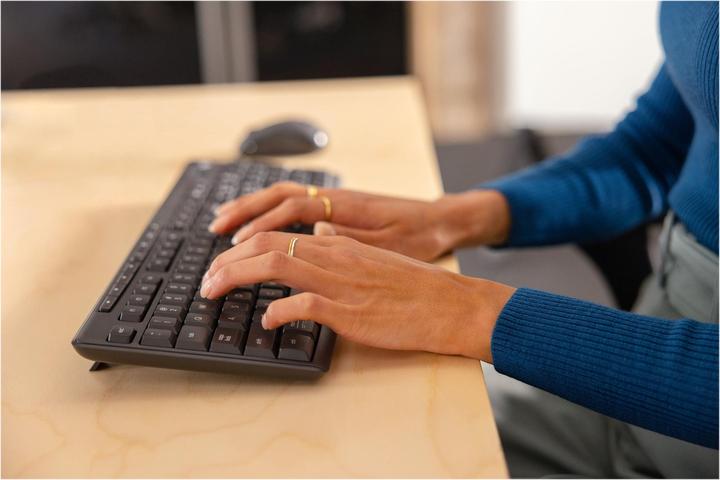 Produktbild Logitech MK370 Combo (Eng. Int., Kabelgebunden)