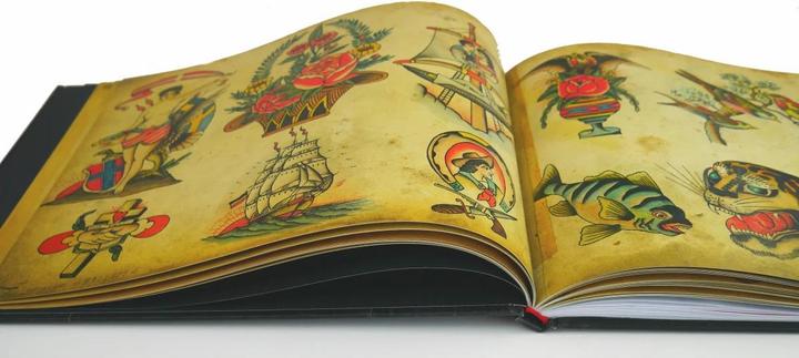Produktbild Christian Warlich. Tattoo Flash Book (dt./engl.) (Englisch, Deutsch, Ole Wittmann, 2019)